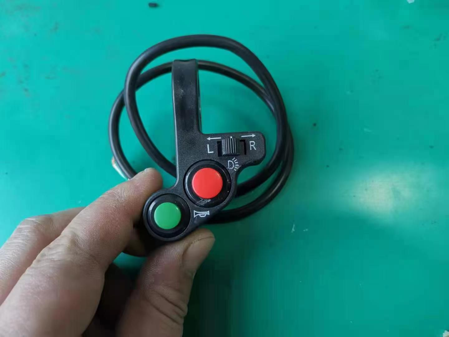 Universal Motorcycle Handlebar Switches ON/OFF Button Connector Horn Turn Signal Lights Head Spot Light Switch - Image 5