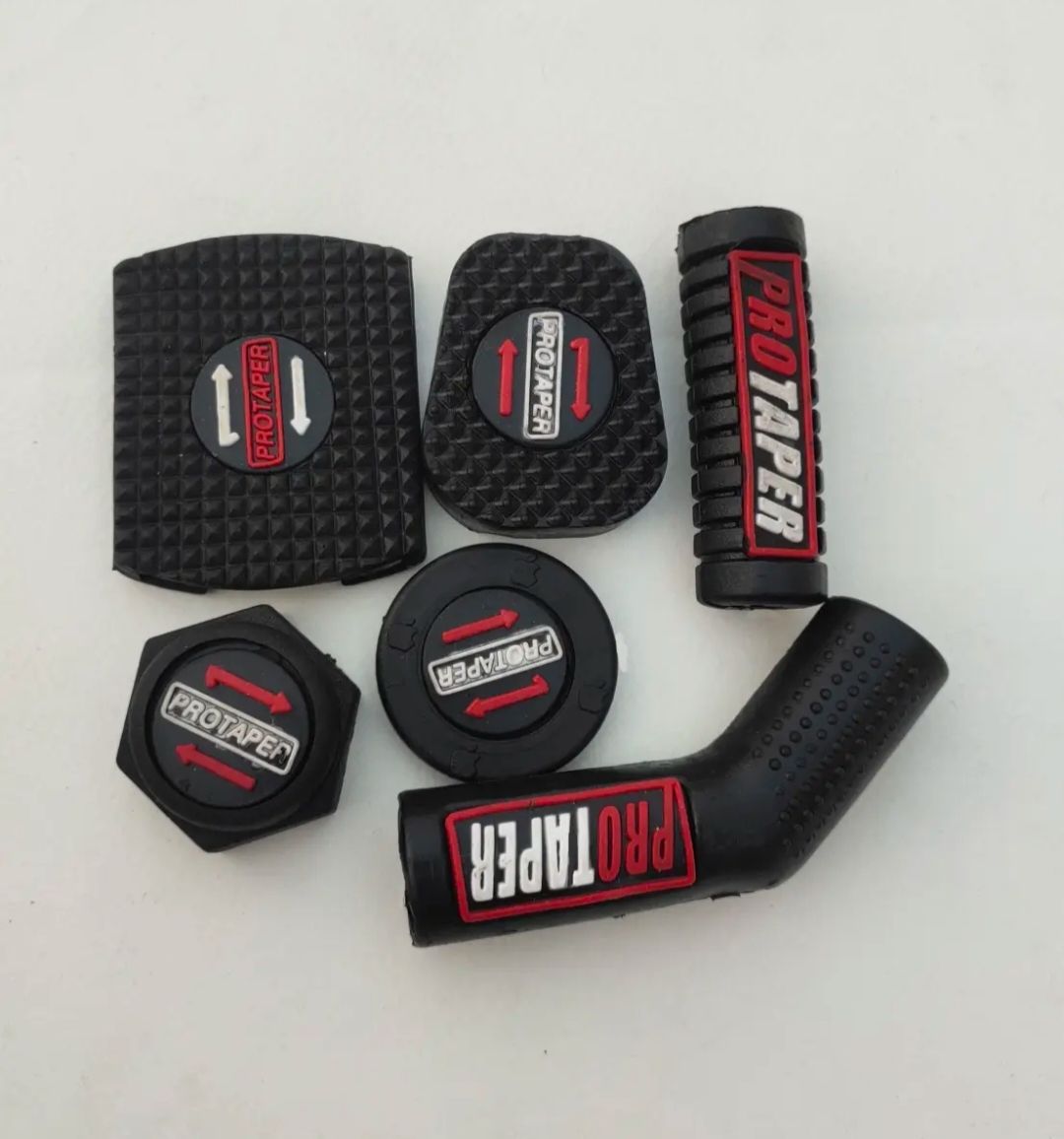 6 Piece Rubber Set for 70cc & CG 125 Motorcycles – Chain Cover, Handle Nut, Kick, Brake & Gear Lever Rubbers – Random Colors