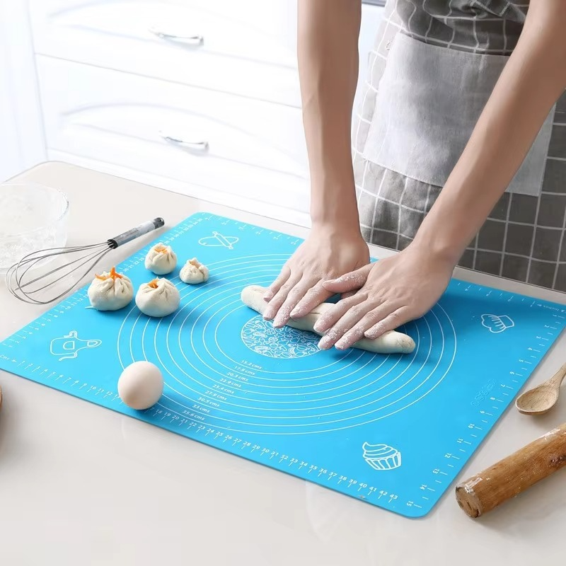 Silicone Non-Stick Rolling Mat 40x50cm – Non-Slip Pastry Mat for Dough, Cakes & Baking (Random Color)