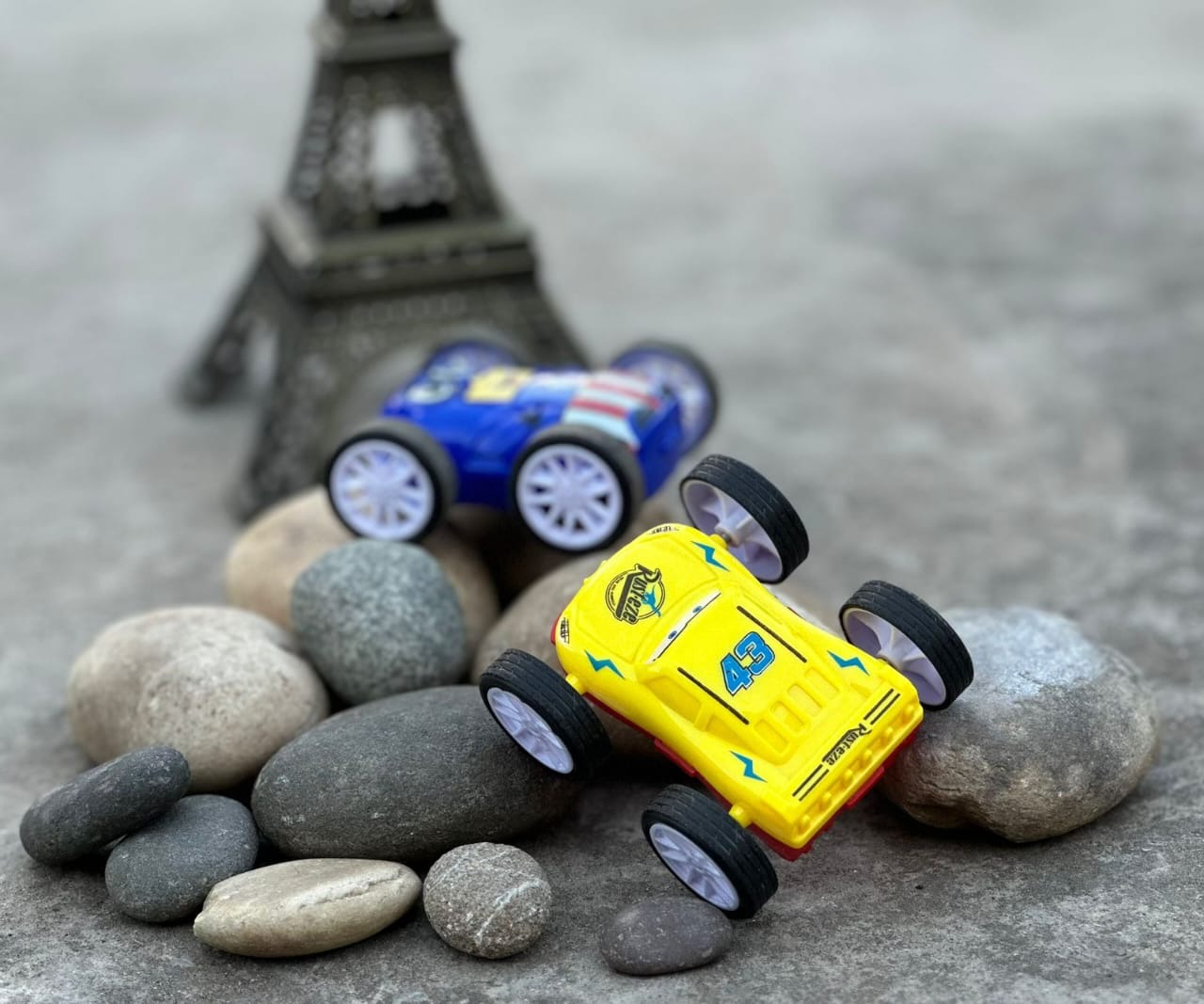 360° Stunt Car Toy - Double-Sided Flip Action, Friction Powered, Cartoon-Themed Racer - Durable & Safe Kids Toy Car - Indoor & Outdoor Fun (Random Colour) - Image 4